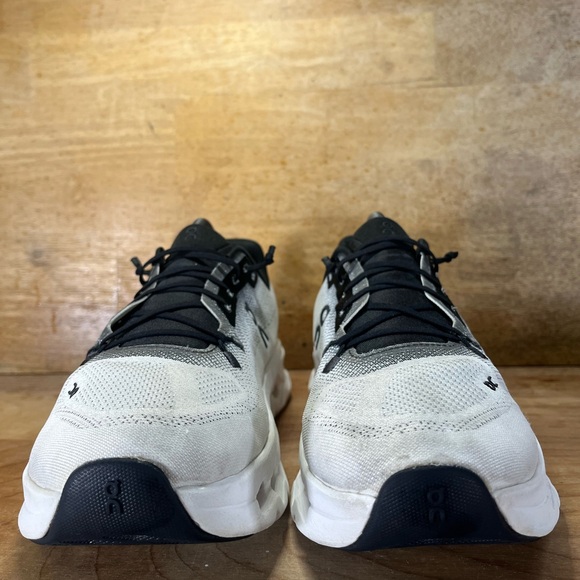 On CloudTilt LIGHTWEIGHT Womens Size 10 Running Shoes Sneakers Black Ivory - Picture 2 of 12